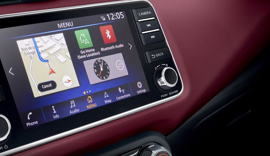 Nissan Micra kontrolpanel, hvor du får navigation, adgang til opkald og musiktjenester